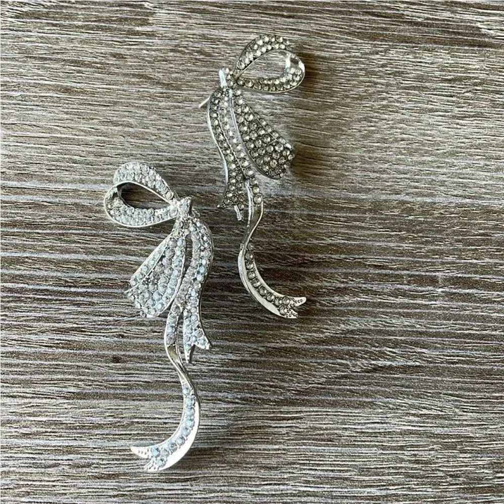 Statement bow earring M310 - Picture 2 of 4